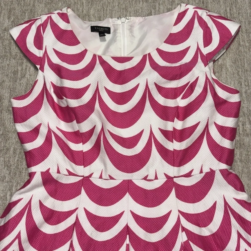 Talbots sz 4 petite small Dress hot pink and white cap sleeve fit flare texture - Picture 2 of 4
